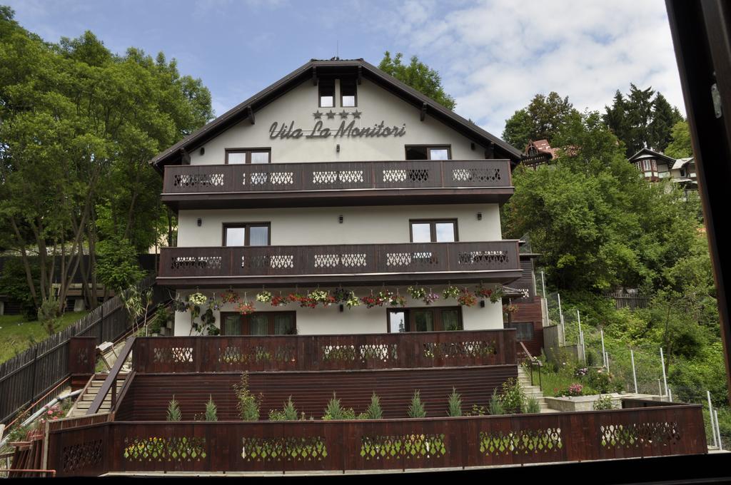 Hotel La Monitori Sinaia Habitación foto
